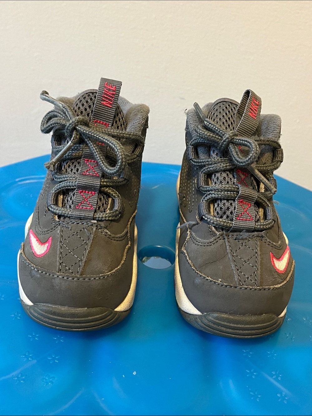 Nike Kids Dark Gray Sneakers with Pink Swoosh